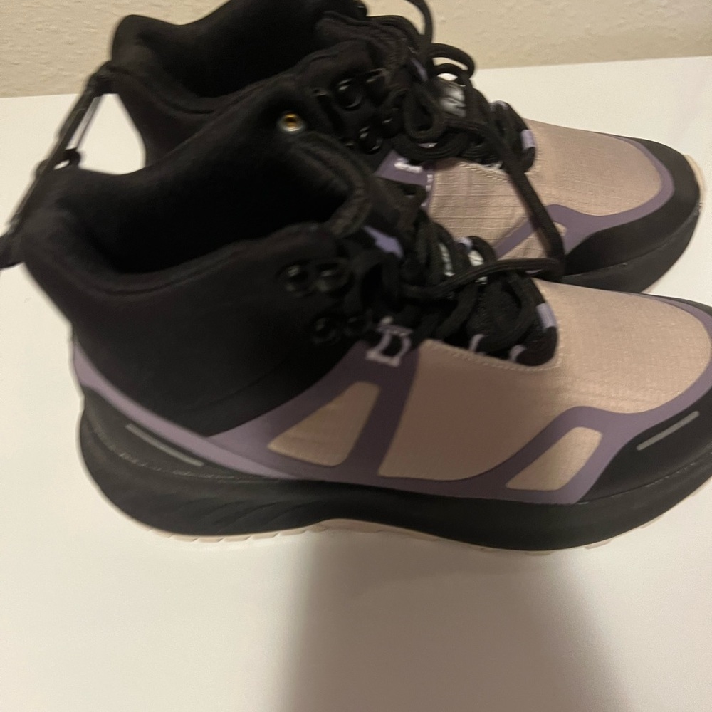 Avia shoes